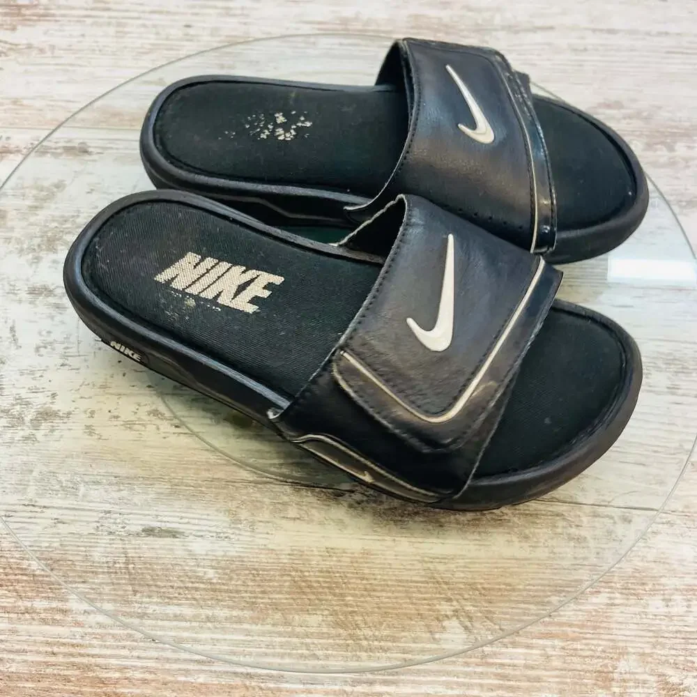 Nike Comfort Slides 2 Black Size 4 Boys Girls Unisex Y2K 2010s 2015s